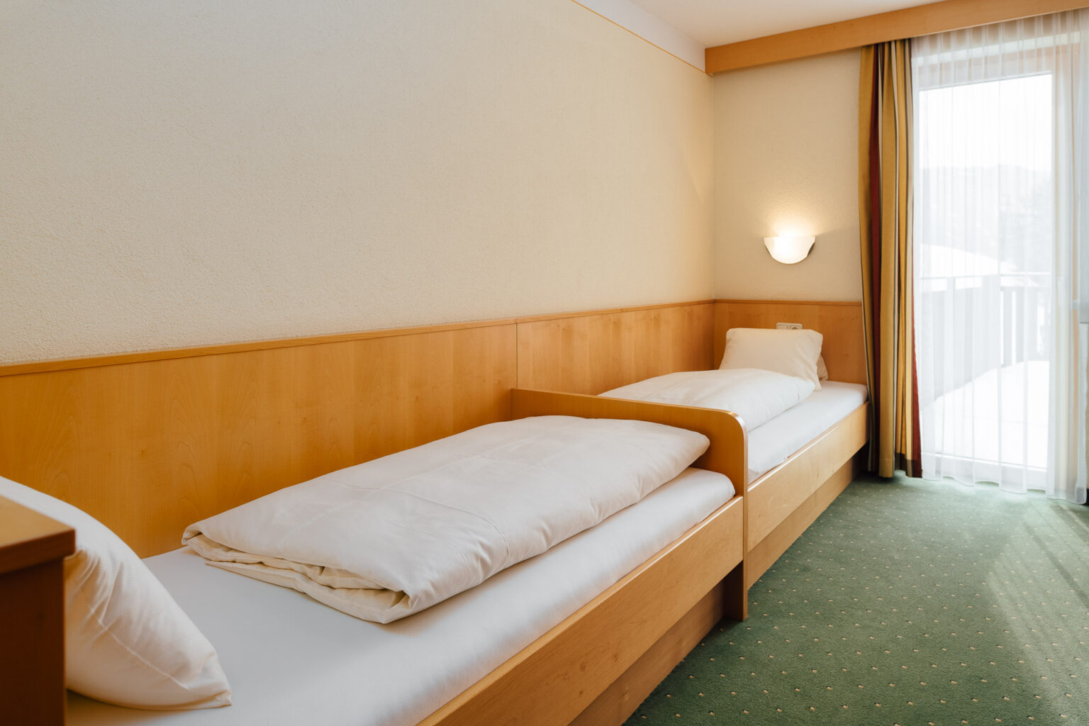 Schlafzimmer mit Einzelbetten